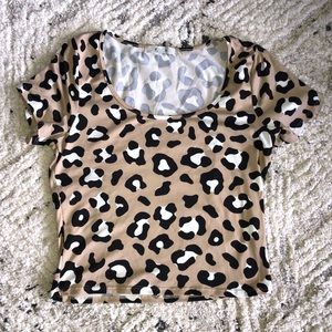 Leopard print mild crop top. Taupe, white and black. Size small